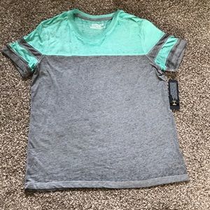 Men’s v-neck large T-shirt